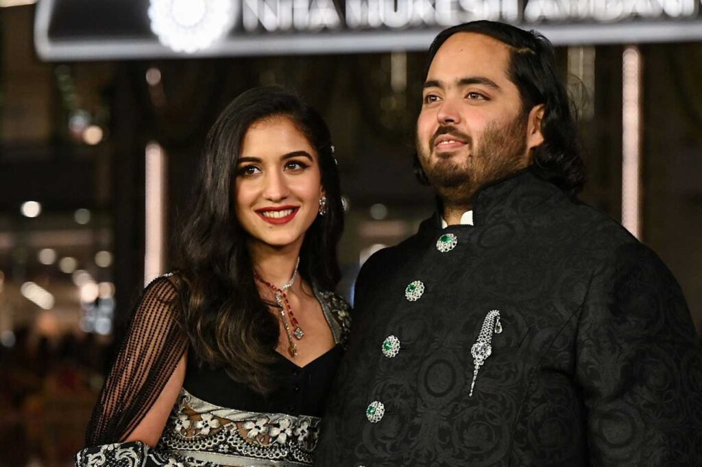 Anant Ambani: Beyond the Billionaire Tag अनंत अंबानी: अरबपति टैग से परे